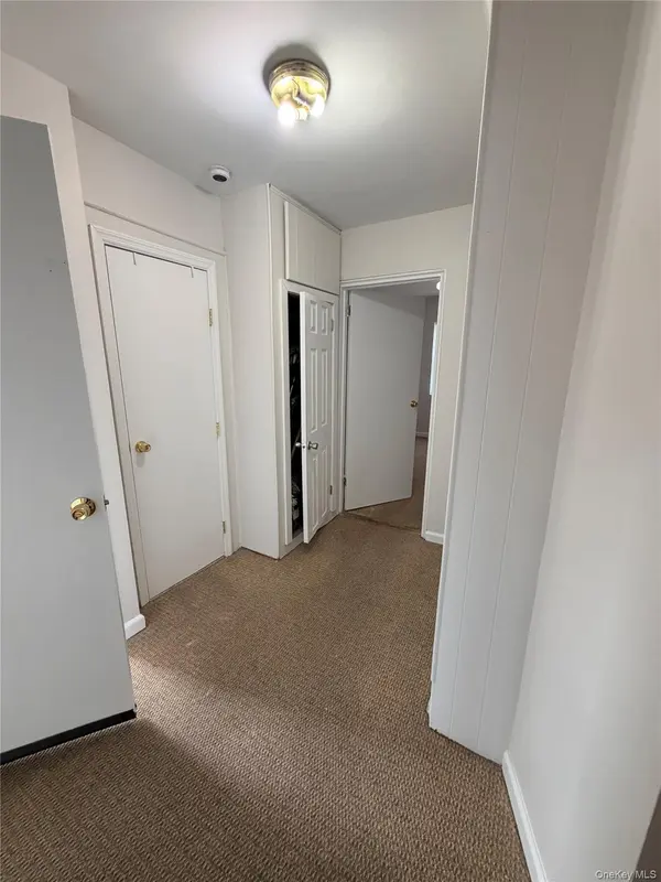 356 Mulry LN #2nd Fl, Lawrence, NY 11559