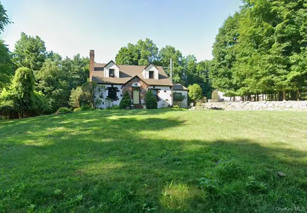 99 Smith Hill RD, Airmont, NY 10952