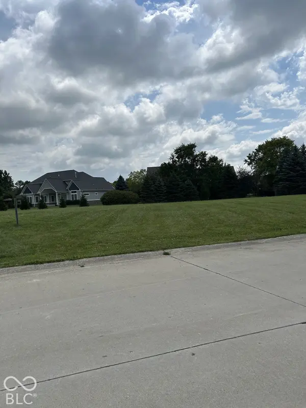 1111 Raintree DR, Greenfield, IN 46140