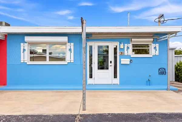 28 SEASIDE CT, Holmes Beach, FL 34217