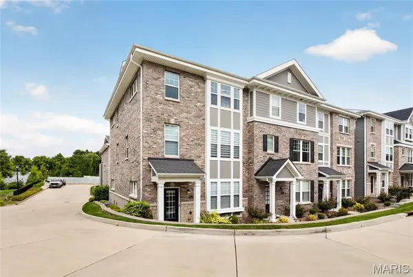 11267 Talamore CIR, St Louis, MO 63131