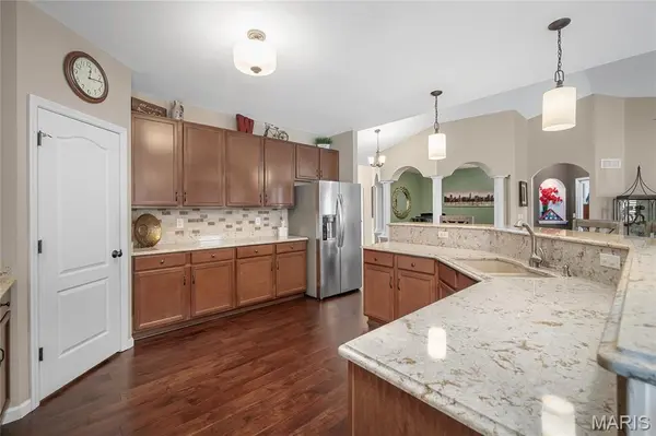 256 Mason Glen DR, Lake St Louis, MO 63367