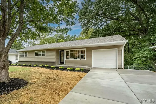 133 Embassy LN, Kirkwood, MO 63122