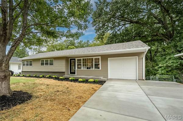 133 Embassy LN, Kirkwood, MO 63122