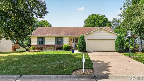 3037 Valley Vista DR, St Peters, MO 63376