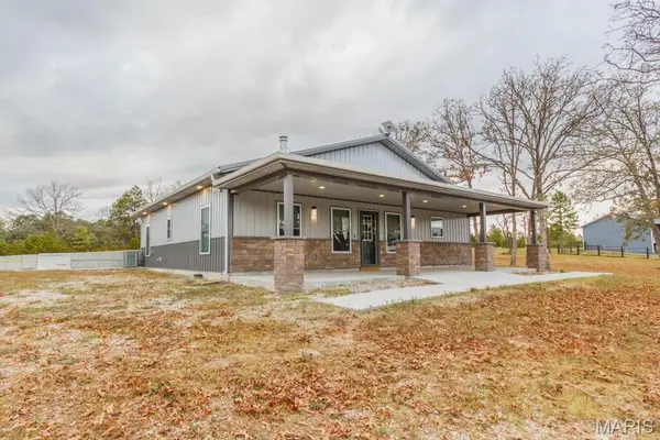 27551 Steamboat LN, Laquey, MO 65534