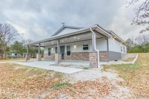 27551 Steamboat LN, Laquey, MO 65534