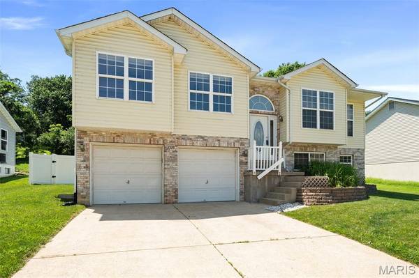 2325 Arkansas DR, High Ridge, MO 63049