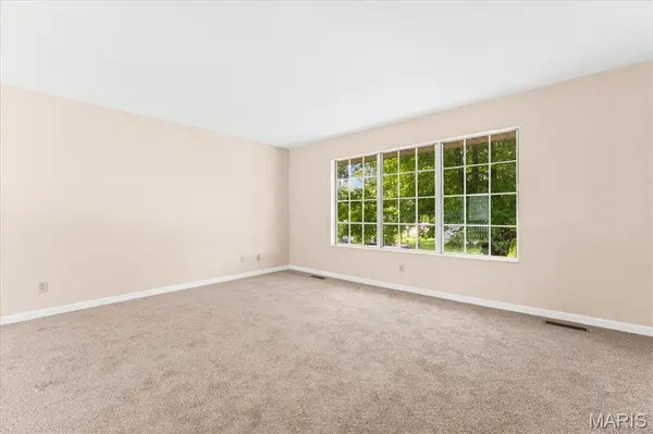 2100 E Belle AVE, Belleville, IL 62221