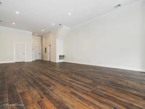 2309 W Belmont AVE #1, Chicago, IL 60618