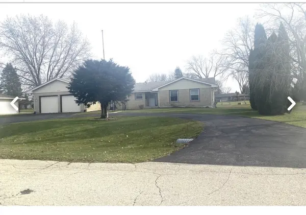 8105 Cloverdale LN, Rockford, IL 61107
