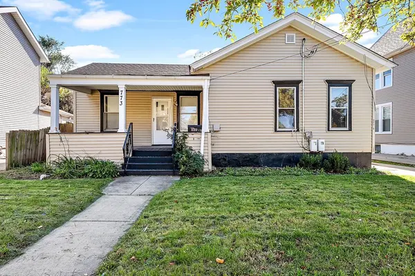 773 E New York ST #B, Aurora, IL 60505