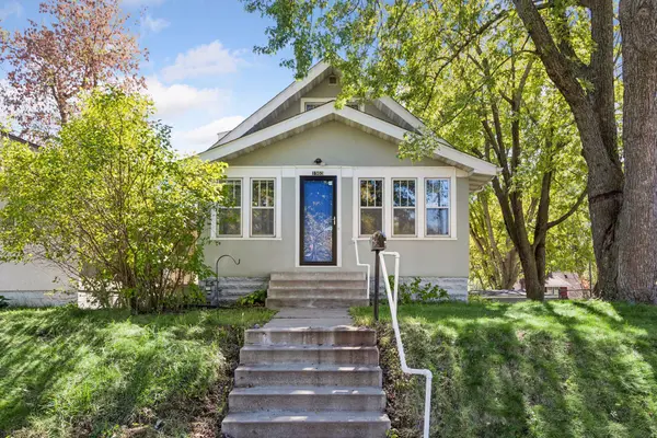 1960 Ivy AVE E, Saint Paul, MN 55119