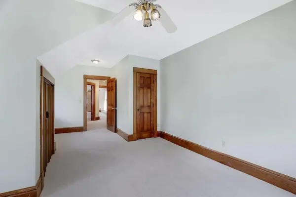 1598 E Shore DR, Saint Paul, MN 55106
