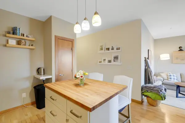 15 E Franklin AVE #208, Minneapolis, MN 55404