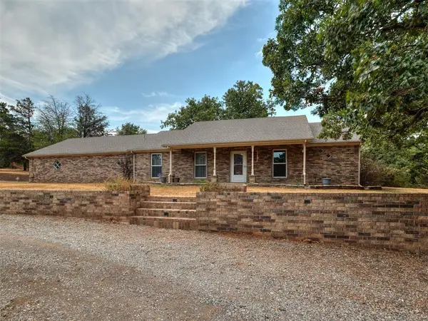 1025 E Triplett RD, Guthrie, OK 73044
