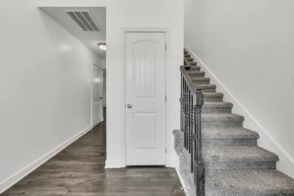 3735 Windmill Dr, Clarksville, TN 37040