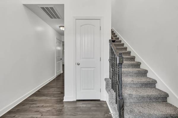3735 Windmill Dr, Clarksville, TN 37040