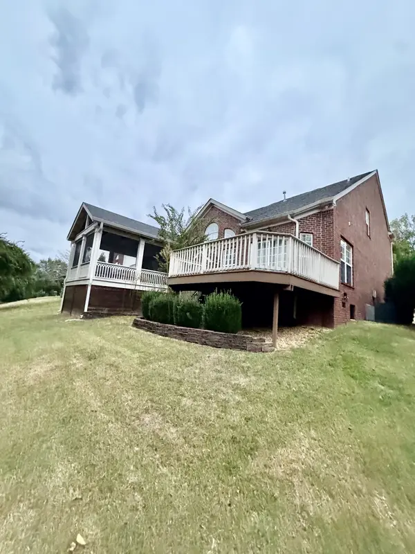 7176 Holt Run Dr, Nashville, TN 37211