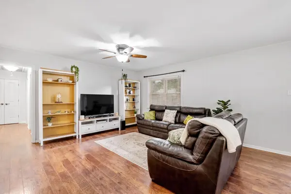 7052 DAWNHILL RD, Bartlett, TN 38135