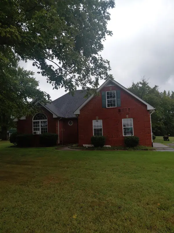 2801 Oak Grove Church Rd, Bethpage, TN 37022