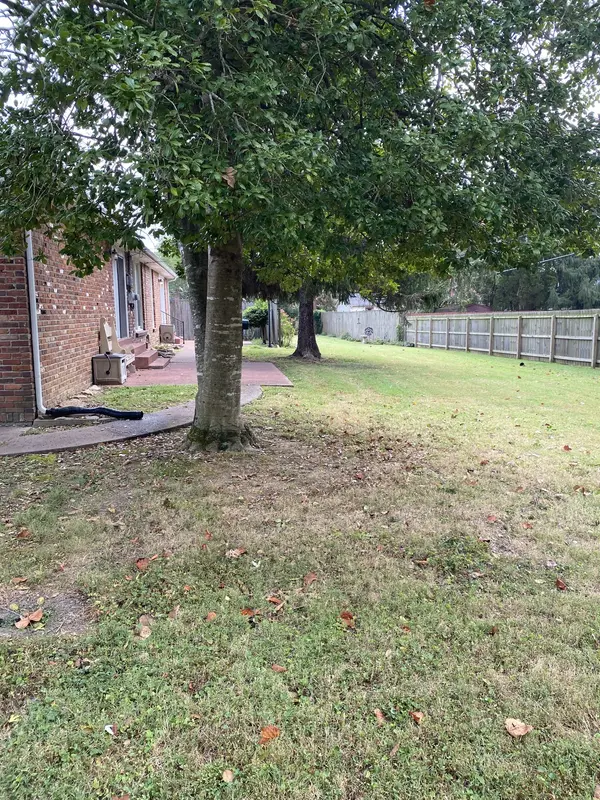 2136 Harvill Dr, Clarksville, TN 37043
