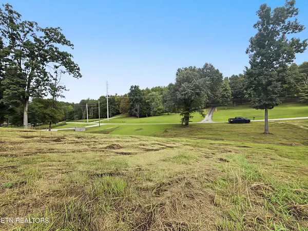 2 E Union Valley Rd, Seymour, TN 37865