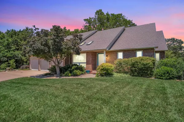 701 Wedgewood Dr,  Newton,  KS 67114