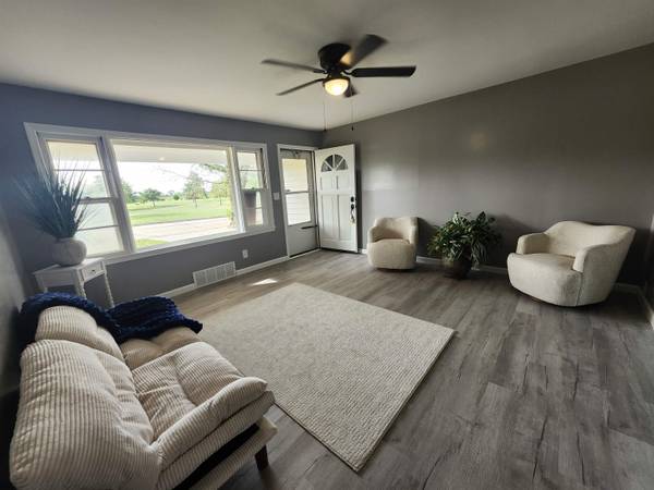 5908 E Kinkaid St, Wichita, KS 67218