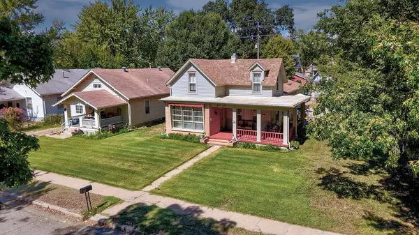 712 E 12TH, Winfield, KS 67156