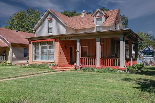 712 E 12TH, Winfield, KS 67156