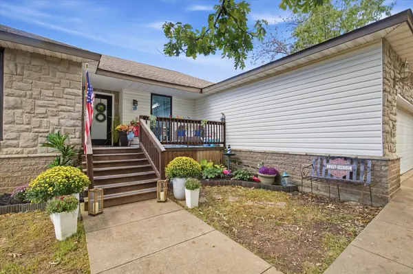 233 Castlegate DR, Seymour, MO 65746