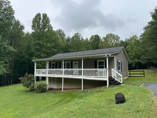 1095 E Prince RD, Landrum, SC 29356