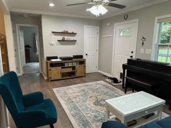 1095 E Prince RD, Landrum, SC 29356