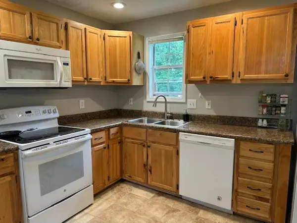 1095 E Prince RD, Landrum, SC 29356