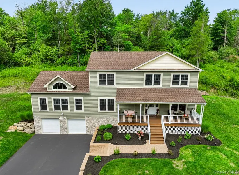529 Hulsetown RD, Campbell Hall, NY 10916