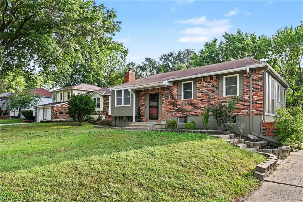12809 S RAINTREE DR, Olathe, KS 66062
