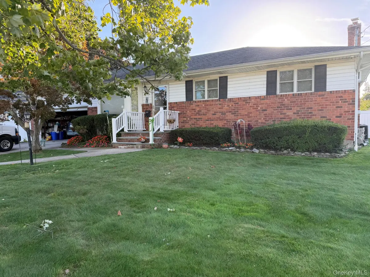 508 Nolting AVE, North Babylon, NY 11703