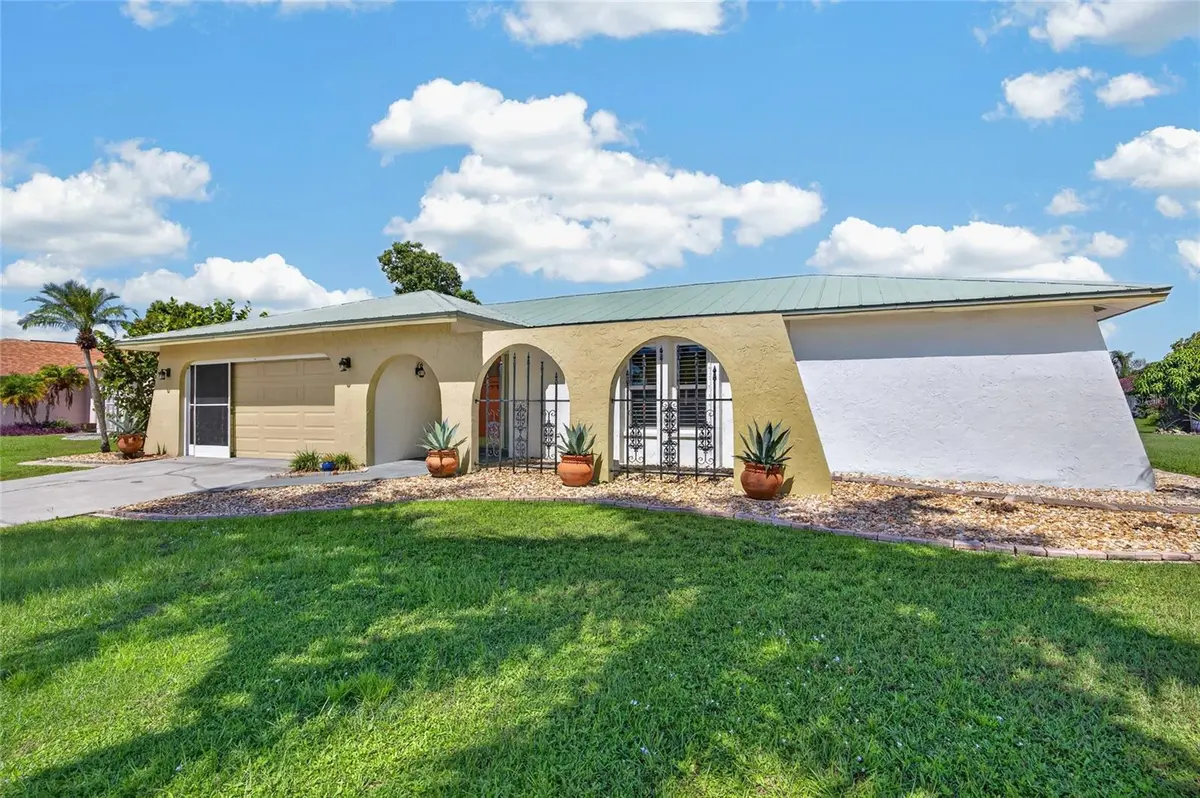 2400 NUREMBERG BLVD, Punta Gorda, FL 33983