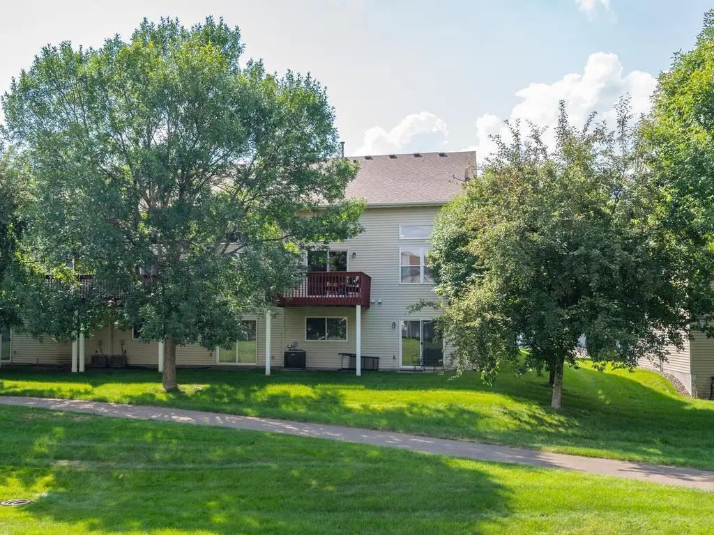 2955 Wyndam CT, Shakopee, MN 55379