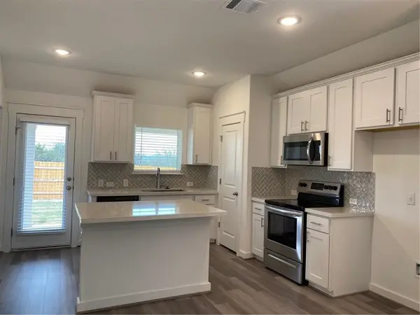 652 Pheasant Hill LN, Georgetown, TX 78628