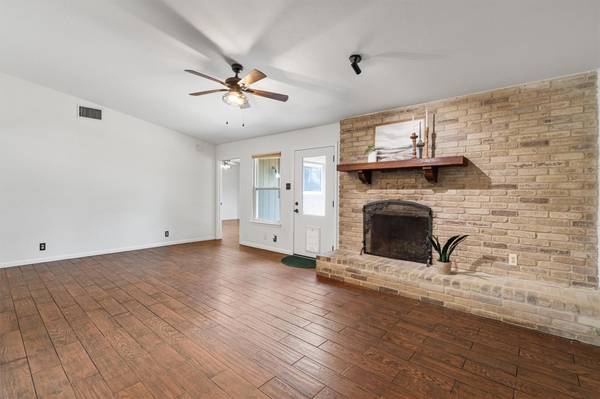 1705 Golden Vista DR, Georgetown, TX 78628