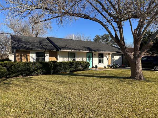 1204 Aransas ST, Lockhart, TX 78644