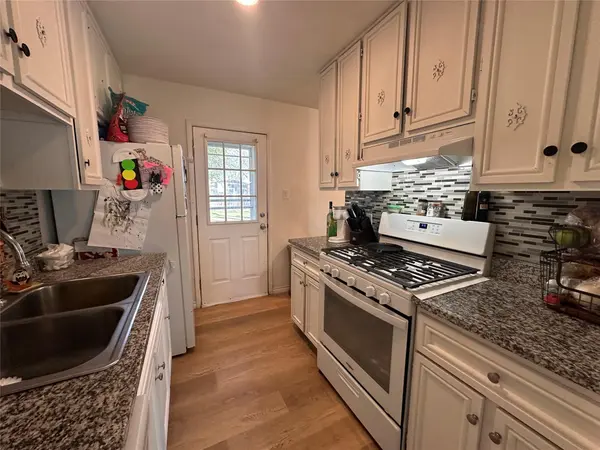 1204 Aransas ST, Lockhart, TX 78644