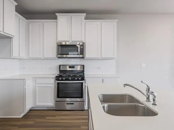 10702 Sentinel DR, Austin, TX 78747