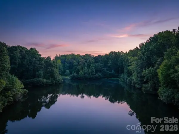 000 Forest Lake AVE, Huntersville, NC 28078