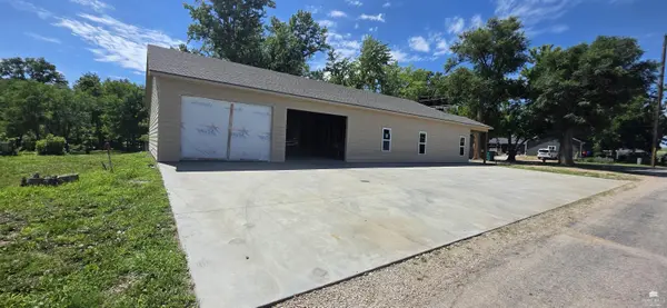 611 N 4th ST, Westmoreland, KS 66549