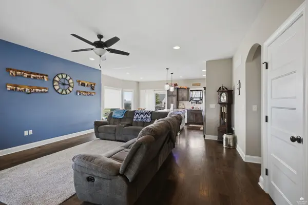 803 Linden CT, Wakefield, KS 67487