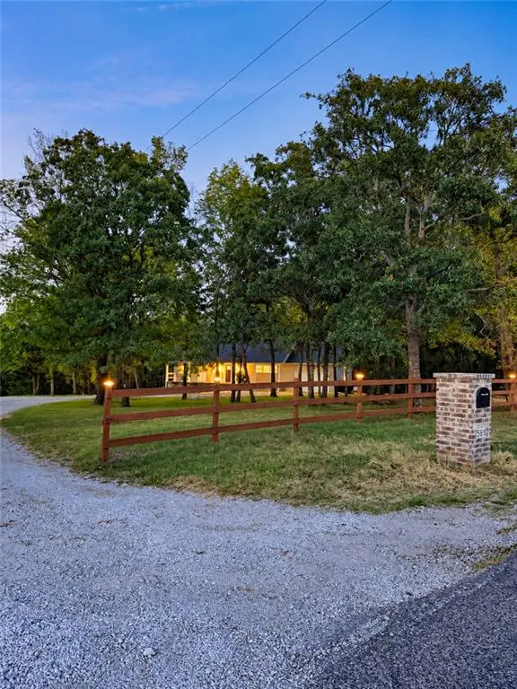 588 21500 RD, Cherryvale, KS 67335