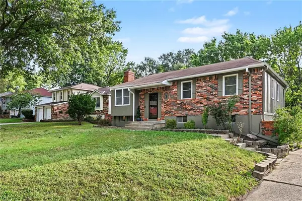 12809 S RAINTREE DR, Olathe, KS 66062